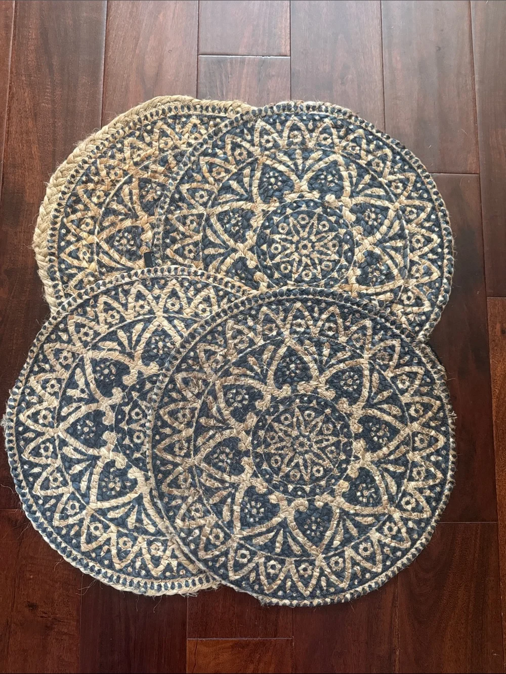 Cynthia Rowley Set of 4 Round Braided 100% Jute Placemats Navy Tan